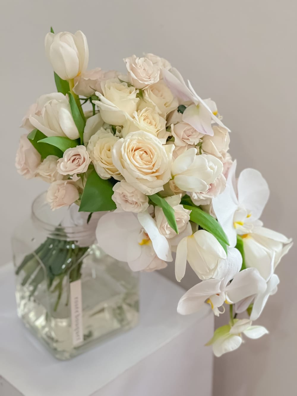 Fresh Mix Import Deluxe White Orchid